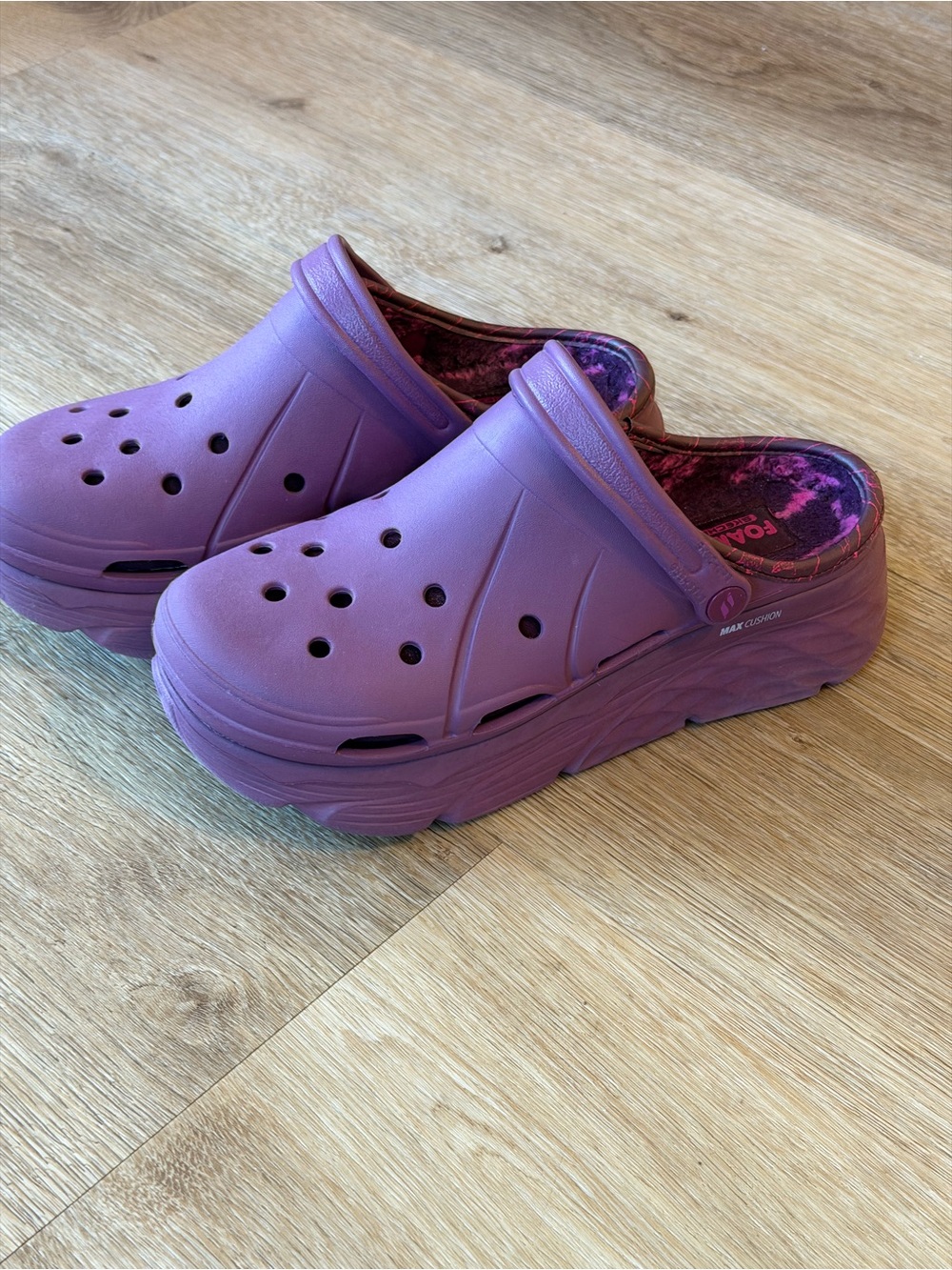 Skechers Foamies Purple Slip-On Clog Sandals faux fur lining size 9 plum - Picture 3 of 4